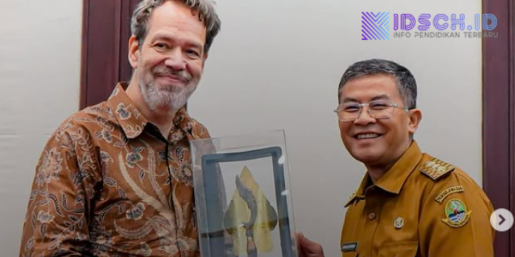 Jabar-Swedia Berkolaborasi Dorong Kemampuan Bahasa Inggris Siswa Berbasis AI