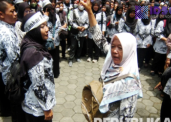 Gaji Guru Wajib Minimal 5 Juta Rupiah