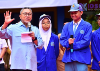 Pastikan Program MBG Tepat Sasaran, Menko Pangan Tinjau Pelaksanaan di SMAN 15 Surabaya
