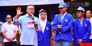 Pastikan Program MBG Tepat Sasaran, Menko Pangan Tinjau Pelaksanaan di SMAN 15 Surabaya