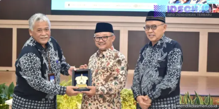 AI Jadi Bagian Hidup Sehari-hari, Sekolah Didorong Jadi Penjaga Etika dan Kemanusiaan Digital