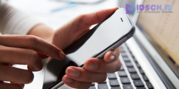 Bukan Soal “HP Haram di Sekolah”, Pengaturan Gawai Jadi Kunci Kelas Tetap Fokus