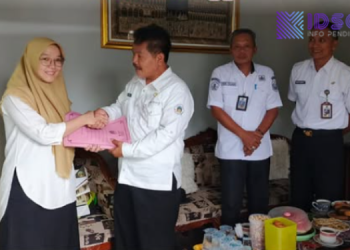 Dindik Banyumas Salurkan Bantuan untuk Guru Terdampak Banjir Bandang di Purbalingga