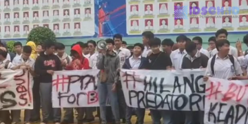 Pelajar SMA di Pasar Rebo Demo Tuntut Keadilan atas Dugaan Pelecehan oleh Oknum Guru