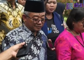 Mendikdasmen Abdul Mu’ti Soroti Ketimpangan Distribusi Guru saat Kunker di Buleleng