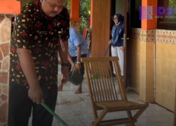 SMPN 3 Sukoharjo Terendam Banjir, Kadisdik Bantu Ngepel Lantai