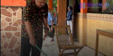 SMPN 3 Sukoharjo Terendam Banjir, Kadisdik Bantu Ngepel Lantai