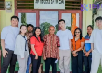 Gaji Guru Honorer di Pedalaman NTT Memprihatinkan, Suli dan Komunitas TWS Beri Bantuan Seumur Hidup