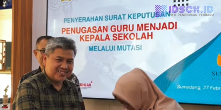 20 Guru Terima SK Bupati, Resmi Jabat Kepala Sekolah SMP dan SD di Sumedang