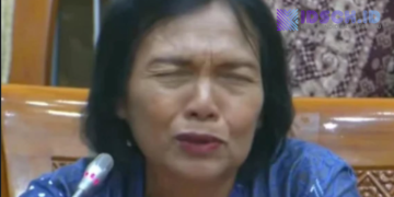 41 Tahun Mengabdi, Pensiun Rp300 Juta Raib: Tangis Guru Solo di Hadapan DPR