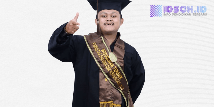 Biayai Kuliah dari Ojol hingga Jadi Terbaik, Inilah Kisah Kenzo
