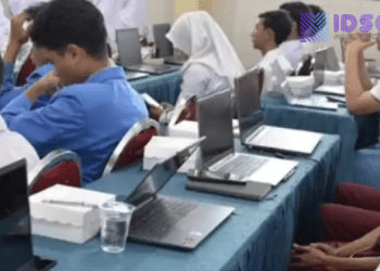 Aturan Gadget Sekolah Jatim 2026 Mulai Uji Coba