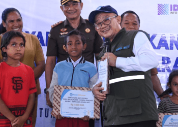 Kemendikdasmen Salurkan Rp305 Juta bagi Guru dan Murid Korban Gempa NTT