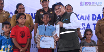 Kemendikdasmen Salurkan Rp305 Juta bagi Guru dan Murid Korban Gempa NTT