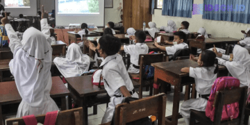 Antre Subuh Demi Bimbel di Yogyakarta, Sinyal Orang Tua Mulai Tak Percaya Sekolah?