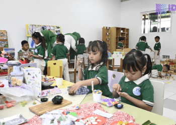 Anak-anak Kudus Belajar STEM dari Kardus, Gelas Plastik hingga Menara Kudus